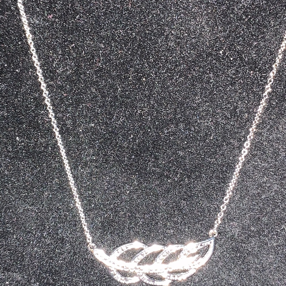 Genuine Diamond Leaf - Picture 2 of 6